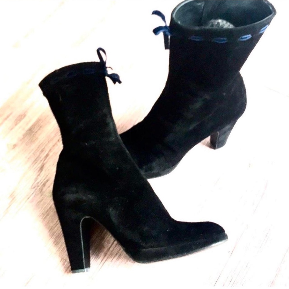 90’s  Miu Miu Elegant Black Velvet Ankle Boots. Excellent Condition.